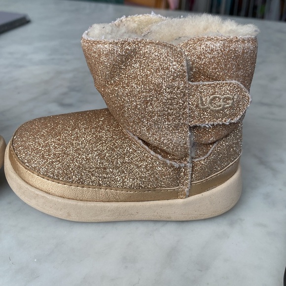 Girl’s UGG glitter boots size 4/5 - Picture 5 of 6